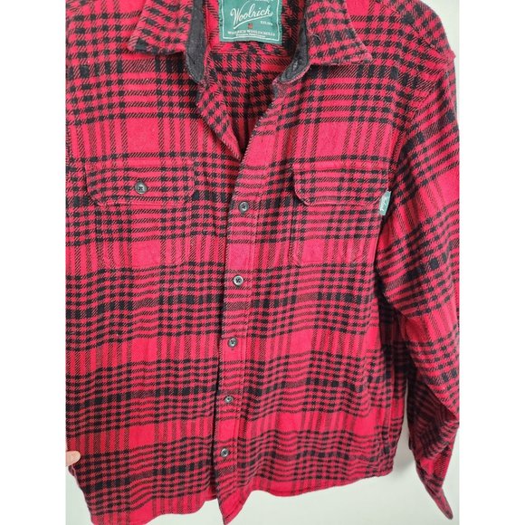 Woolrich Men's Sz. L Black & Red Plaid Flannel Button Up Shirt - Picture 4 of 6